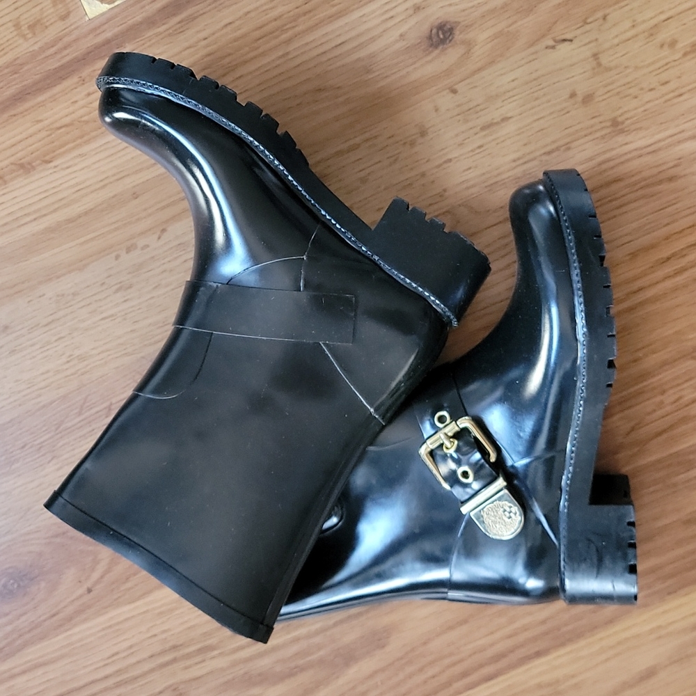 Vince Camuto rainboots